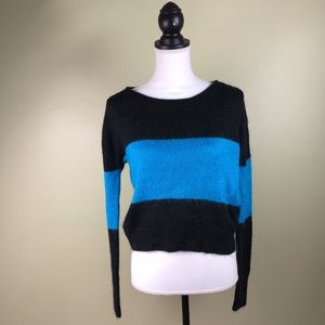 Aeropostale Blue and Black Striped Cropped Sweater